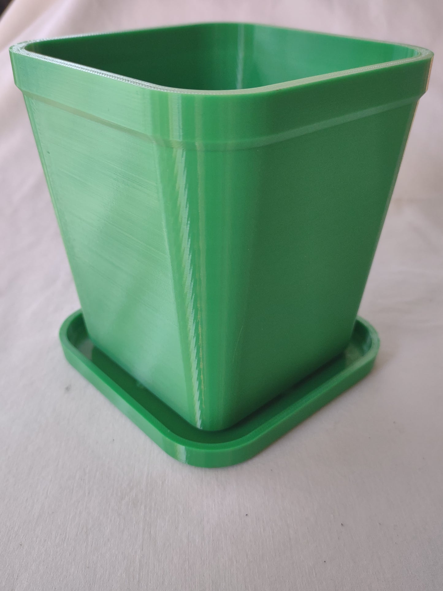 Square Sprout Haven - 3D Printed Self-Watering Planter with Drain Tray