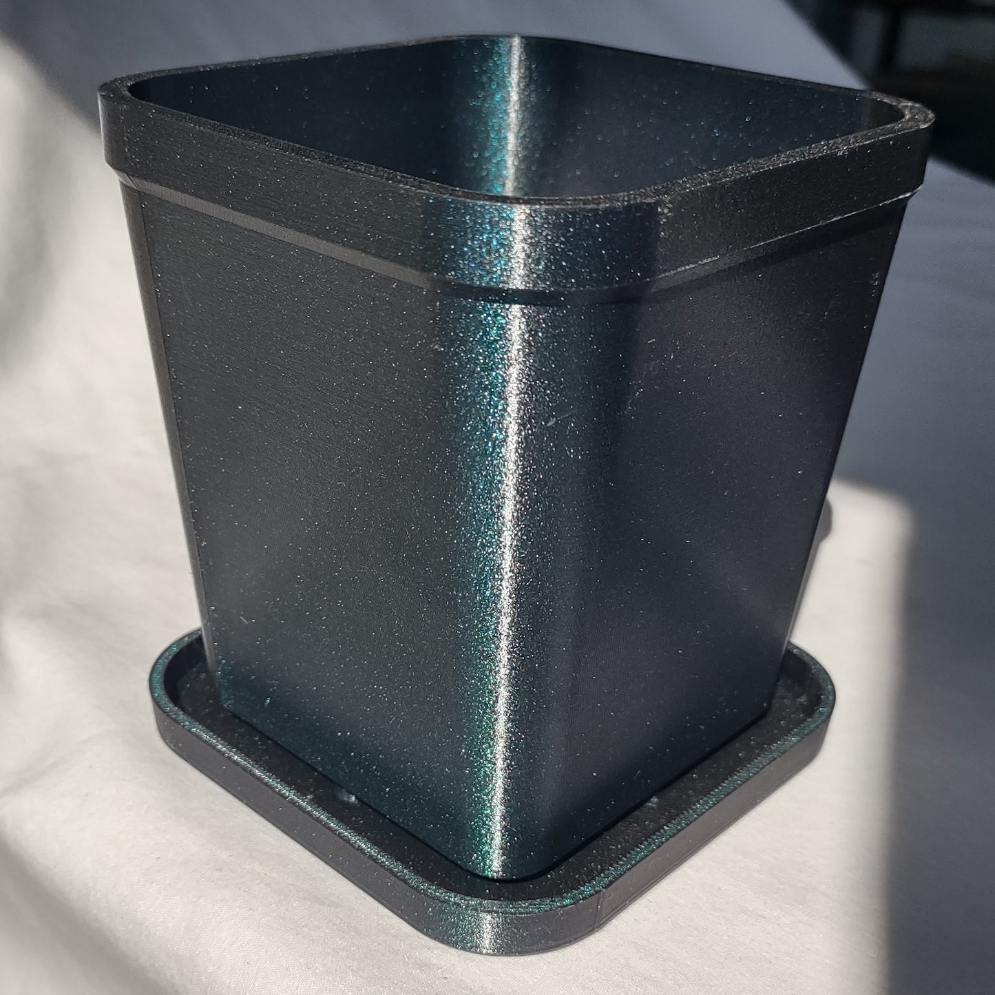 Square Sprout Haven - 3D Printed Self-Watering Planter with Drain Tray