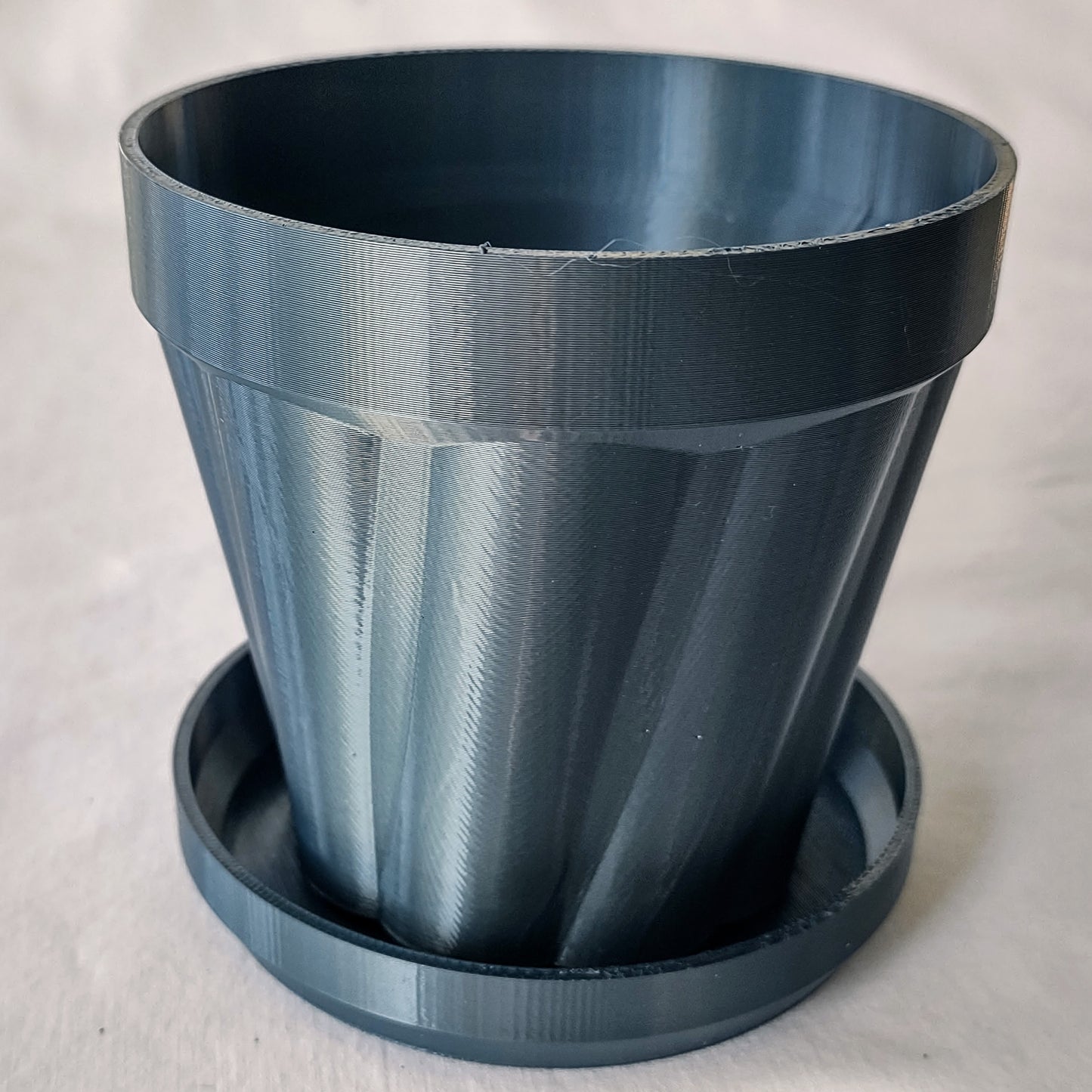 Little Pot o' Mine - Twisted - Planter